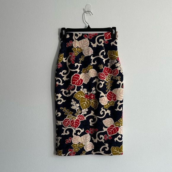 Zara Floral Pencil Skirt | Navy, Cream, Red | Size xs (NWOT) - Picture 2 of 9